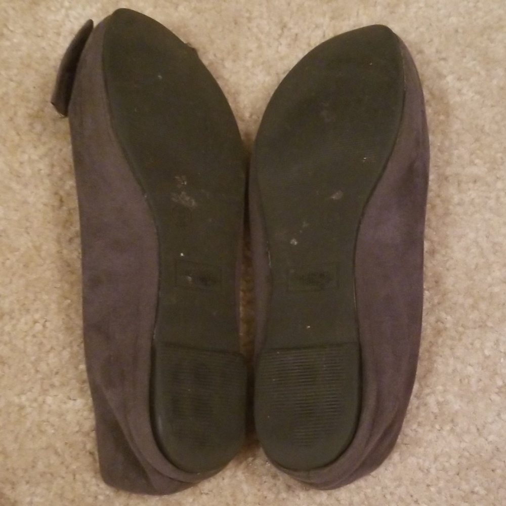 Gray flats - Picture 3 of 3